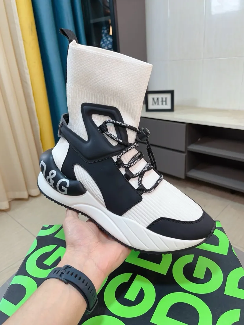 Men's shoes 💰440🌹🌹"Dolce & Gabbana DG" original imported fly woven splicing ➕ fly woven lining, light on the foot, comfortable, versatile, original special outsole 🔥favored by trendy men, welcome to compare quality 🔥exquisite luxury, super A level! Compared with the genuine product at the counter, the version is no worse at all! Code number 36-46